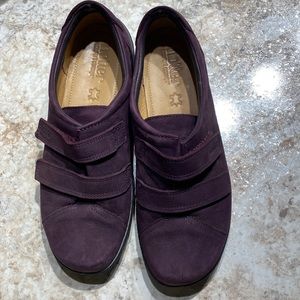 Wonen’s 8.5 Hotter purple suede shoes